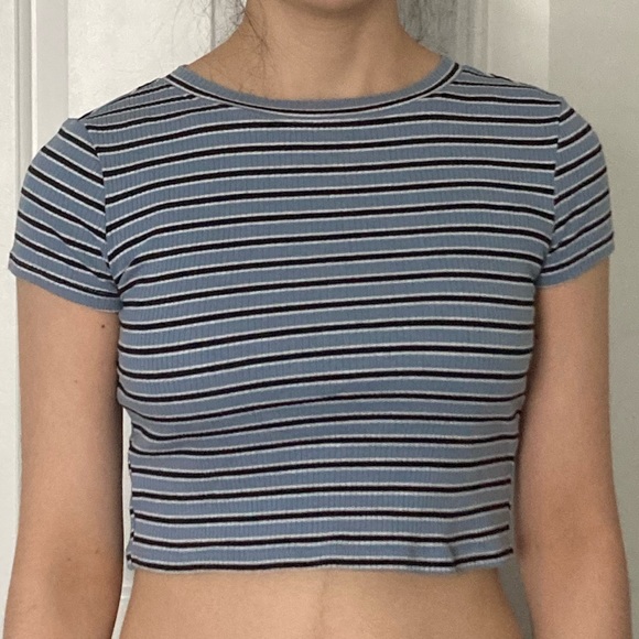 Striped Ribbed Crop Top - Picture 2 of 2